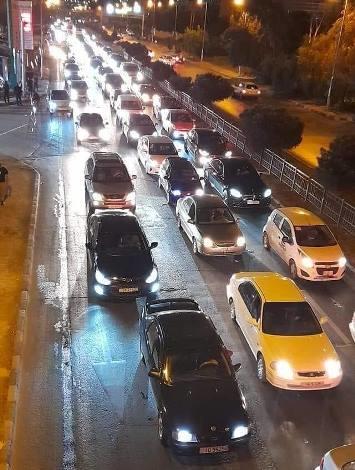 صورة تزاحم المركبات في شارع الاستقلال صحيحة
