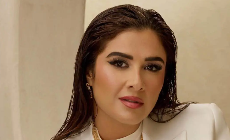 "بعد ظهورها بخاتم الزواج" ..  ما حقيقة ارتباط ياسمين عبد العزيز؟
