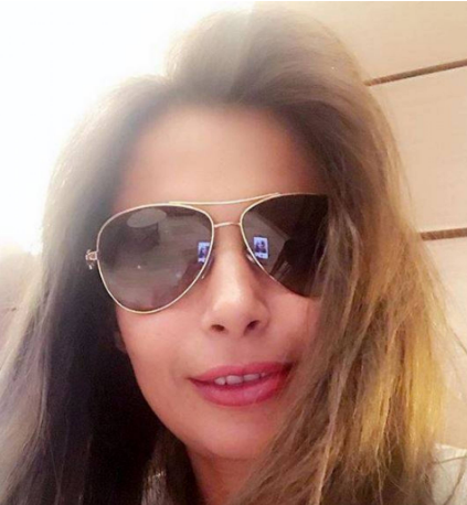 بالصور .. ممثلة مصرية تمد لسانها رداً على انتقادات الجمهور