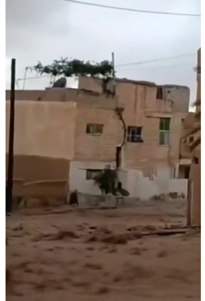 بالفيديو ..  شاهد سيول جراء الأمطار الغزيرة في عراق الأمير بالكرك