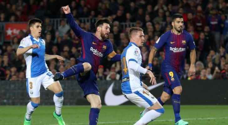 هاتريك ميسي يقود برشلونة للفوز على ليجانيس