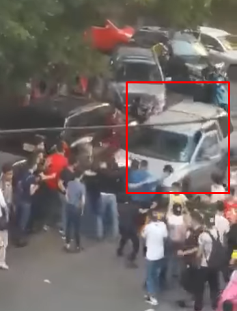 فيديو مروع ..  معلمة لبنانية تفقد سيطرتها على سيارتها فتدهس جمعاً من الطلاب