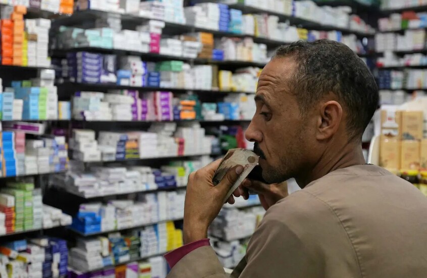 دواء شائع قد يزيد خطر النزيف ..  تحذير من هيئة الدواء المصرية