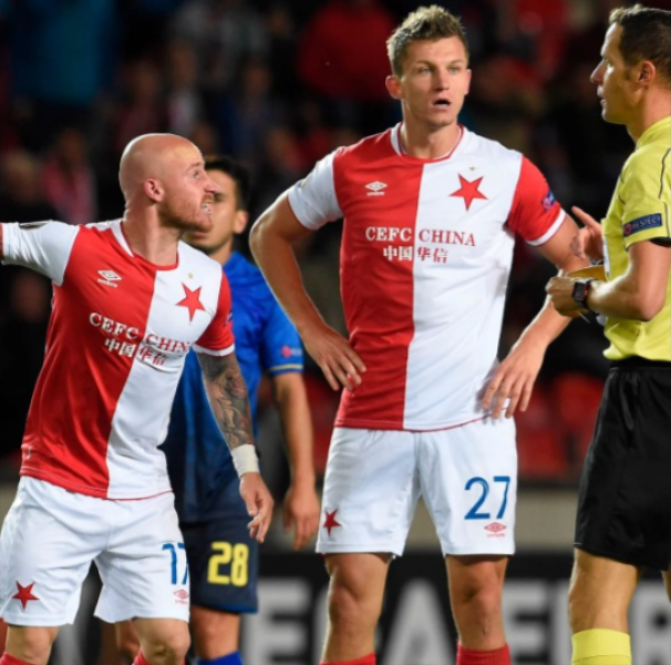 فضيحة مراهنات تهز كرة القدم التشيكية قبل يومين من تصفيات كأس العالم