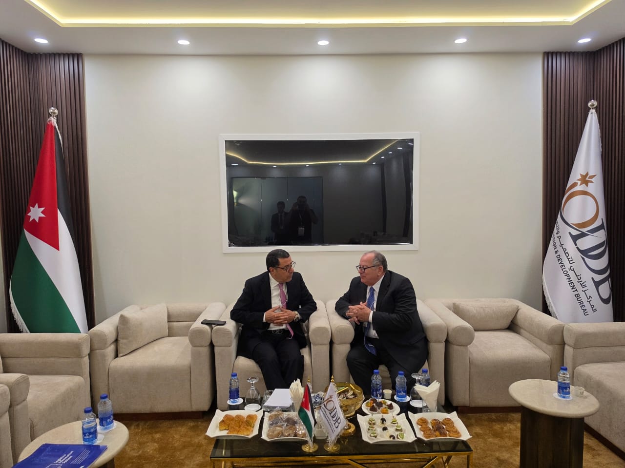 جامعة البترا و«جودبي» تبحثان سبل تعزيز التعاون المشترك خلال معرض سوفكس 2026