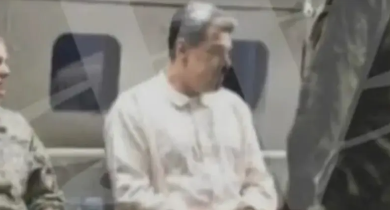 صورة متداولة لاعتقال مادورو ..  ظهر محاصراً بقوات أميركية