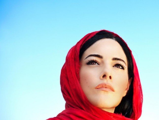 للمحجبة : الخل الابيض للتخلص نهائياً من قشرة الشعر