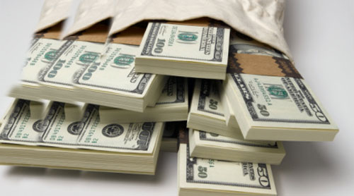 القمامة تكافئ عامل الحدائق بمليون دولار