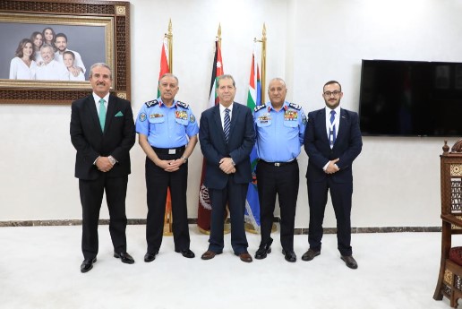 رئيس جامعة عمان العربية يزور مديرية الأمن العام 