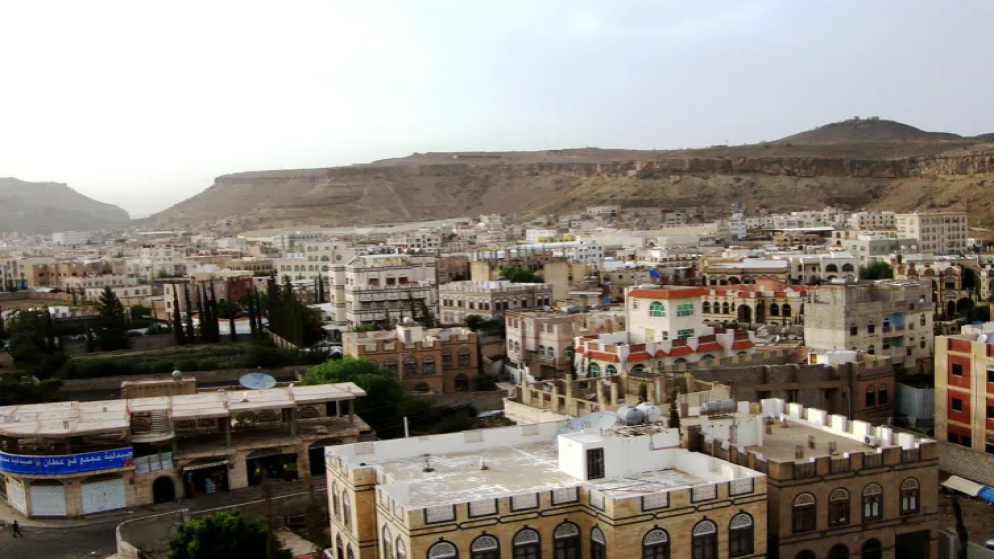 وزارة الإعلام اليمنية: مقتل اثنين باستهداف المجمع الرئاسي في عدن