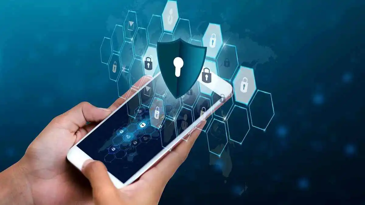 تفعيل ميزة بسيطة في هاتفك يحميك من رسائل الاحتيال النصية 