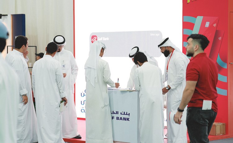 «الخليج» يختتم مشاركته بالملتقى التنويري للطلبة المستجدين في «التطبيقي»
