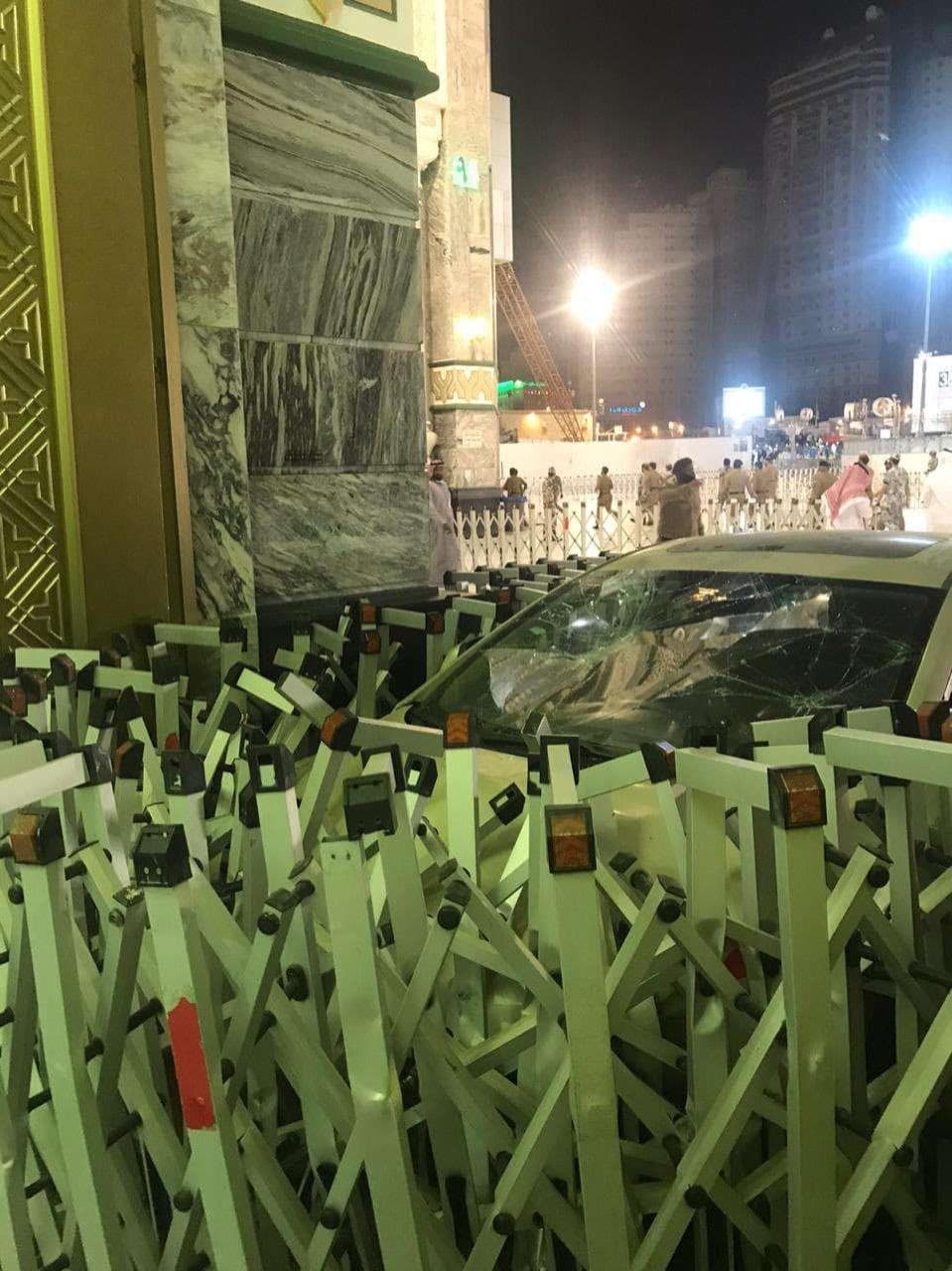 شاهدوا بالصور و الفيديو  ..  لحظة اقتحام سيارة للحرم المكي و القبض على سائقها و هكذا علقت الجهات الأمنية