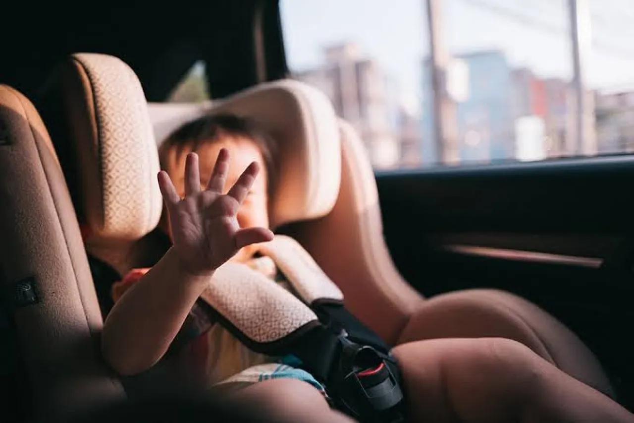 أب ينسى طفله في سيارته ليجده ميتا بعد مباراة الفراعنة