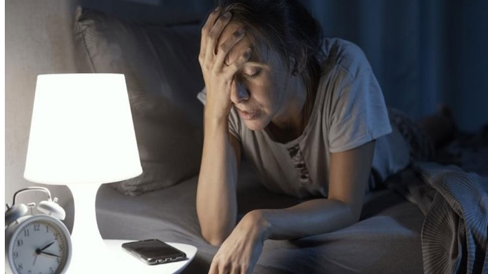 لماذا تستيقظ بشكل مفاجئ ليلا؟ ..  اعرف السر
