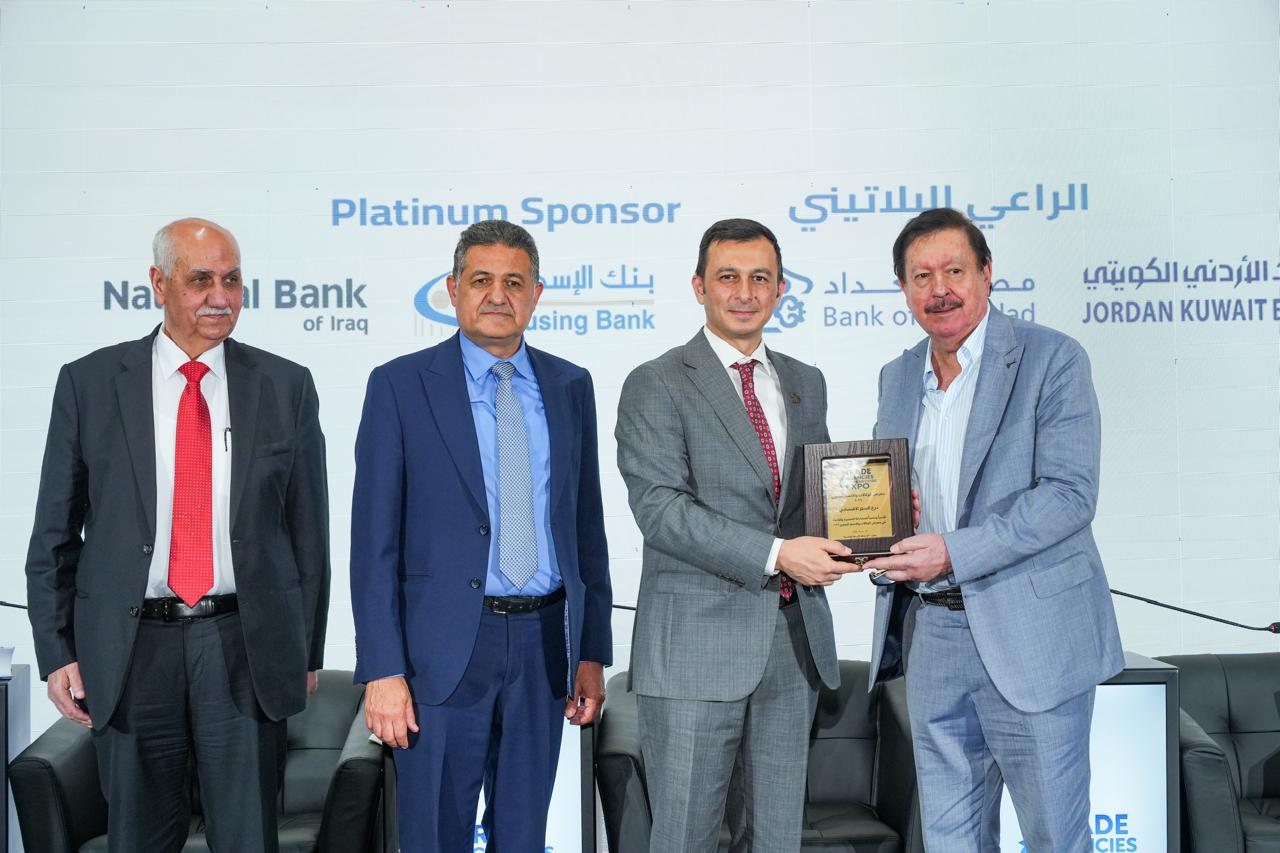 البنك الأردني الكويتي يواصل رعايته لبطولة السباحة الحرة في "تالابي" العقبة 