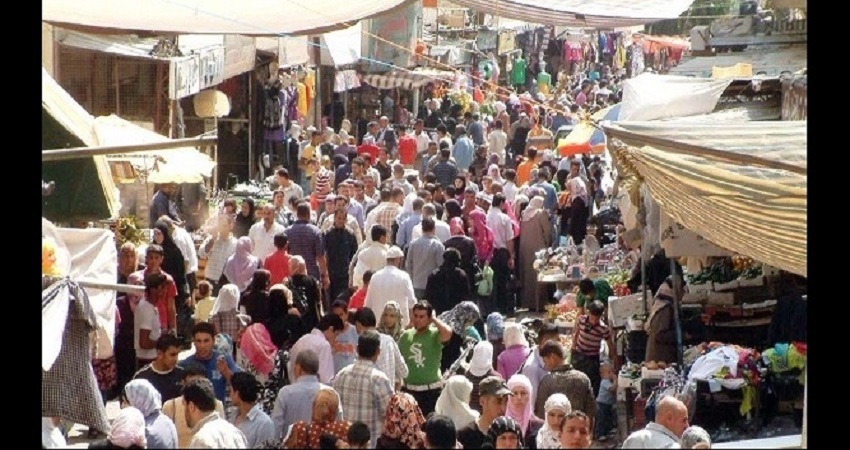 حركة نشطة تشهدها أسواق مدينة عجلون قبل عيد الفطر بأيام 