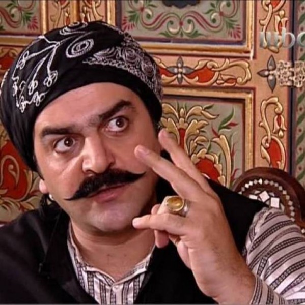 بالصور  ..  تعرّفوا على زوجة "العكيد ابو شهاب" الشقراء