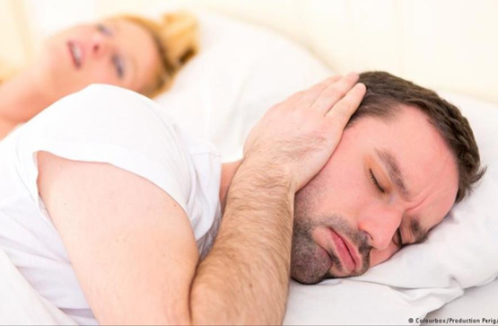 الرجل والمرأة ..  أيهما يشخر أكثر؟ 
