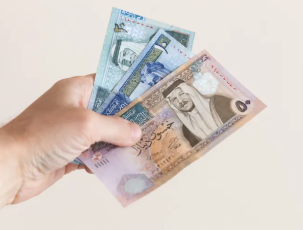 متقاعدون يطالبون الحكومة بإعادة النظر في آلية احتساب رواتب التقاعد المدني