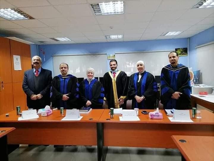 الشاعر يوسف عبد العزيز يحضر مناقشة ماجستير عن شعره بجامعة البترا