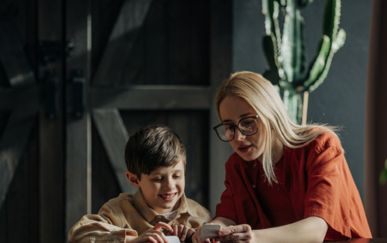 اكتشاف يبشر بالأمل ..  سرّ تعزيز مهارات النطق لدى أطفال التوحد