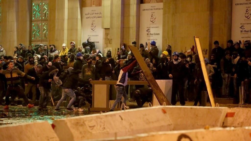 مواجهات جديدة في بيروت غداة تظاهرات عنيفة