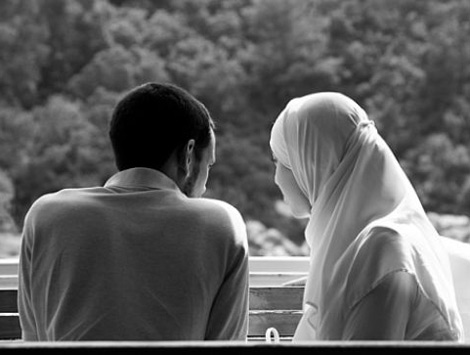 تطلب الطلاق بعد حملها من زوجها الثاني لترجع إلى زوجها الأول وترى أولادها