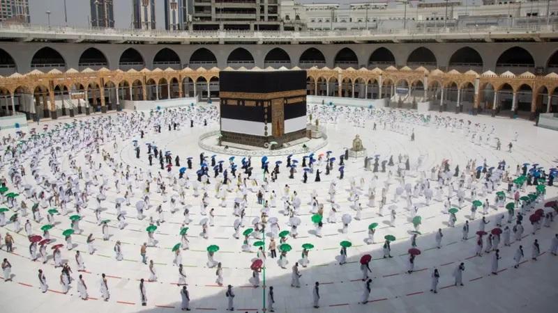 هام للأردنيين الراغبين بالحج بشأن مطعوم كورونا