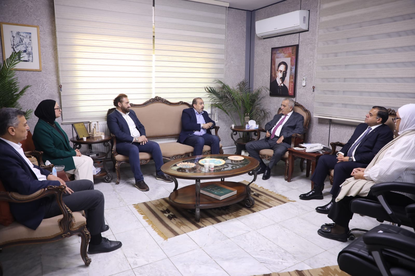 وزير الثقافة يبحث مع شركة ضفاف النهرين – ماتركس كولا دعم المبادرات الثقافية والوطنية