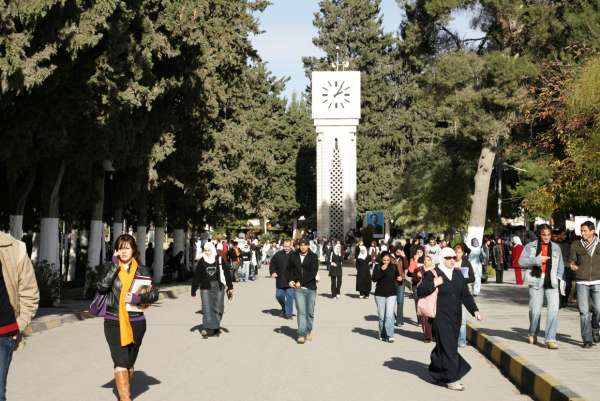 التعليم العالي:  2515 إصابة كورونا في الجامعات 