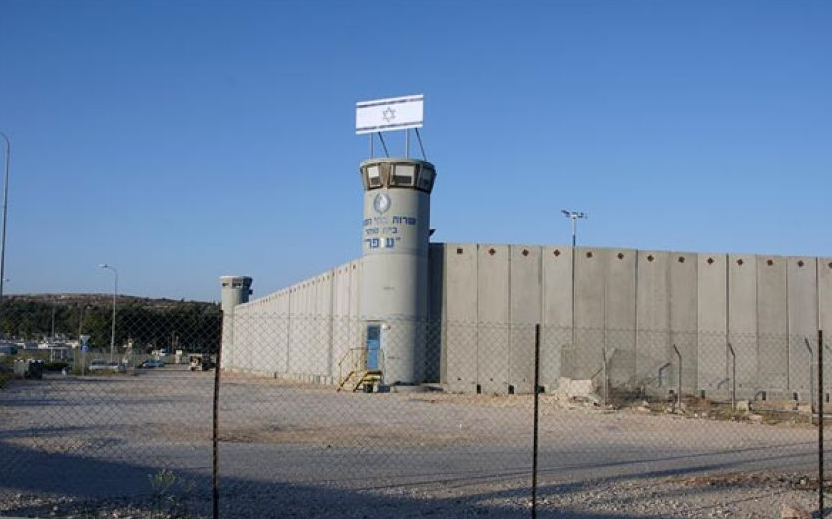 الأسيران جنازرة وحنني مستمران بإضرابهما عن الطعام
