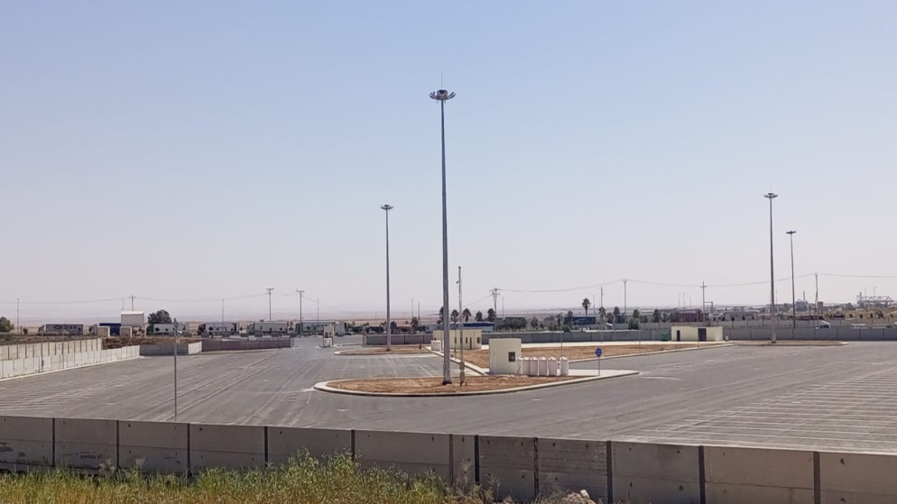 الأشغال تنهي مشروع إنشاء وتجهيز ساحة انتظار الشاحنات في مركز حدود جابر