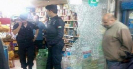 القبض على 3 اشخاص اطلقوا النار على محل عطور بعمان