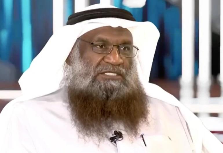 بالفيديو  ..  تقليد الكلباني يكشف سر صبغة اللحية 