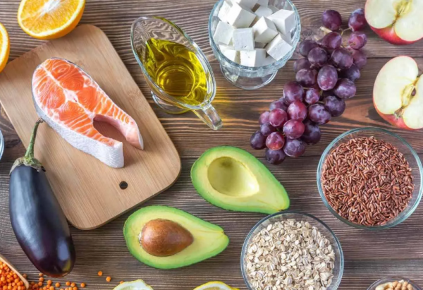 أطعمة يومية تقلل الكوليسترول وتعزز صحة القلب