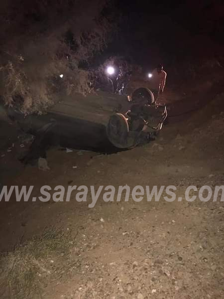 وفاة شخص وإصابة آخر بحادث تدهور بعد محطة بئر مذكور باتجاه الجنوب  ..  صور