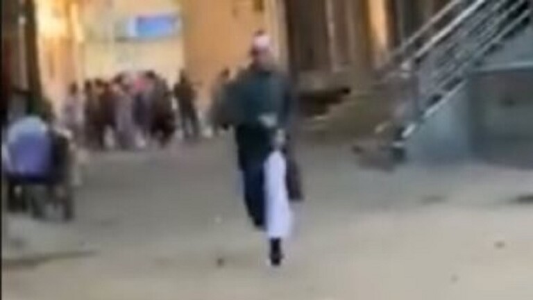الأزهر يحيل الإمام المزيف للتحقيق بعد فيديو فراره من الشرطة