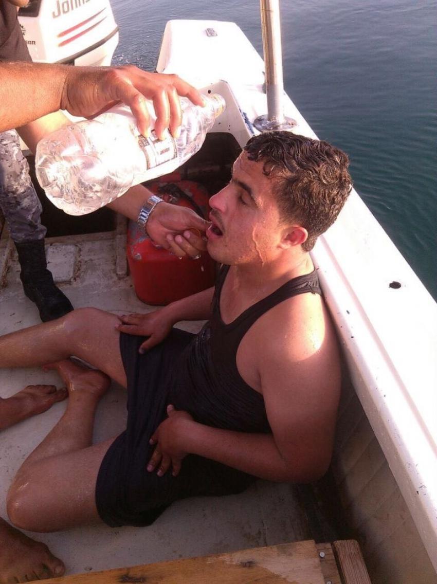 زوارق حرس الحدود الملكية الثالثه تنقذ مواطنين من الغرق  ..  "تفاصيل"