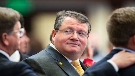 "الاختيار بين الكلاب والمسلمين ليس صعبا" ..  تصريح نائب أمريكي يشعل غضبا واسعا