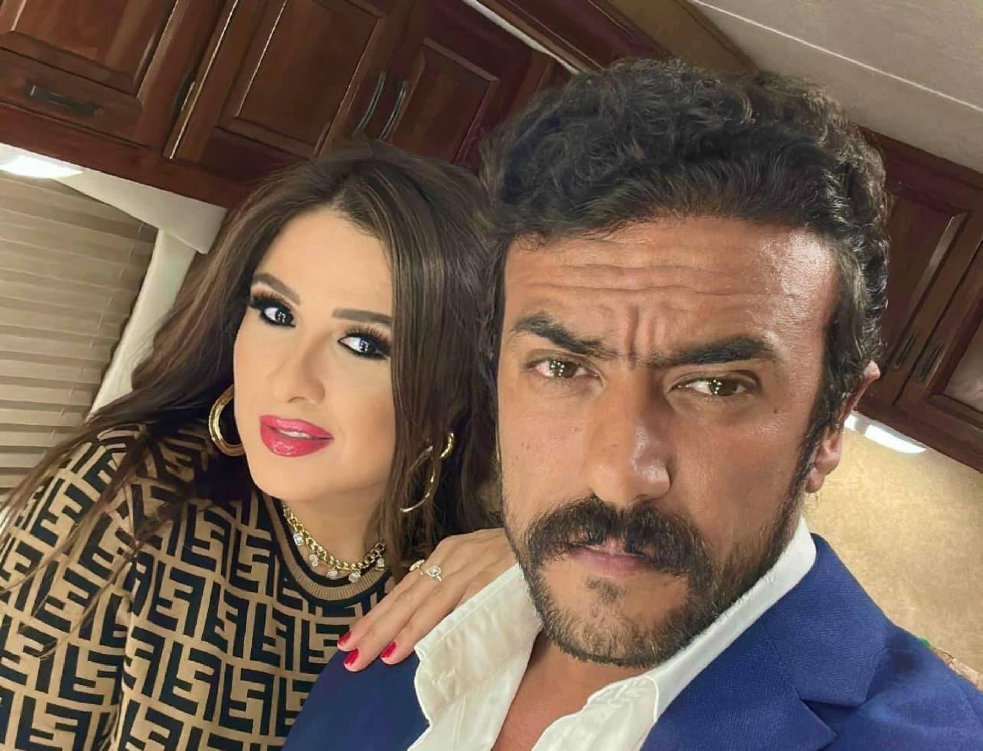 ياسمين عبد العزيز تطلب الطلاق من أحمد العوضي!