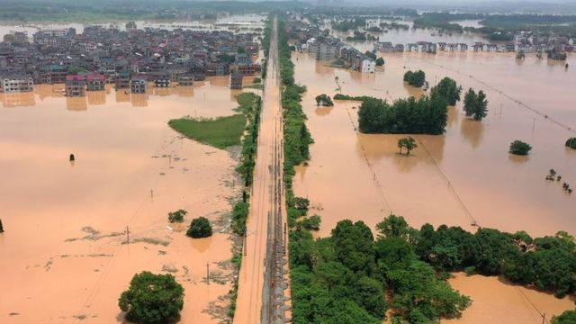 مقتل 15 شخصا وفقدان 4 جراء الأمطار الغزيرة في الصين