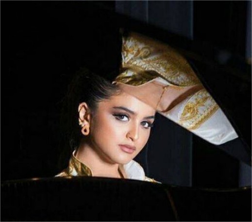 بالصور - حلا الترك تصدم الجميع باطلالتها ..  لن تصدقوا كم تغيّرت