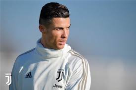 نجم إيطالي يهاجم رونالدو ويصفه بالأنانية