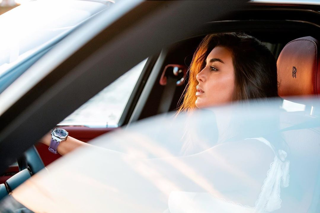 أبو هشيمة يخرج عن صمته أخيراً و يحسم جدل سيارة ياسمين صبري الجديدة بوثيقة  ..  شاهدوا كم ثمنها بعد إفراج الجمارك عنها؟
