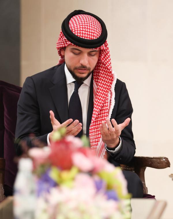 بالاسماء ..  حاضرون لخطوبة ولي العهد 