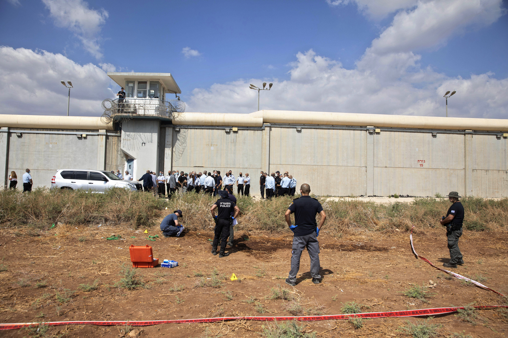 "شؤون الأسرى": النطق بالحكم على الأسرى الهاربين من سجن جلبوع الإسرائيلي الأحد