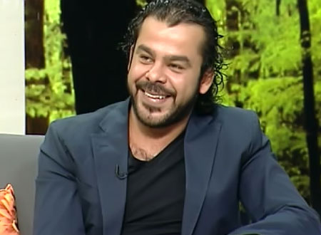 منذر رياحنة يستعد لأداء العمرة