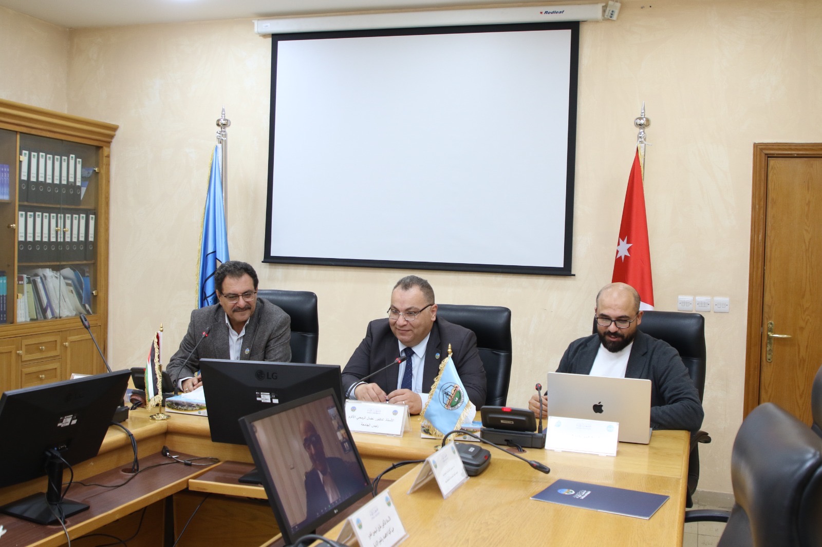 مذكرة تفاهم بين جامعة الزرقاء وشركة أتون لتكنولوجيا الفضاء 