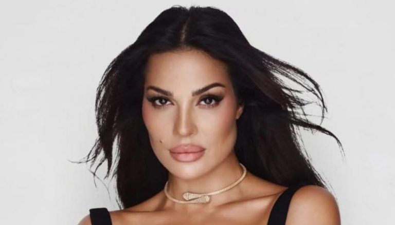 نادين نسيب نجيم تفصل «المهنة» عن «العائلة» على «إنستغرام»